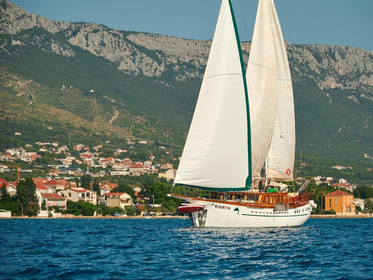 Queen of Adriatic (Queen of Adriatic)  - 4