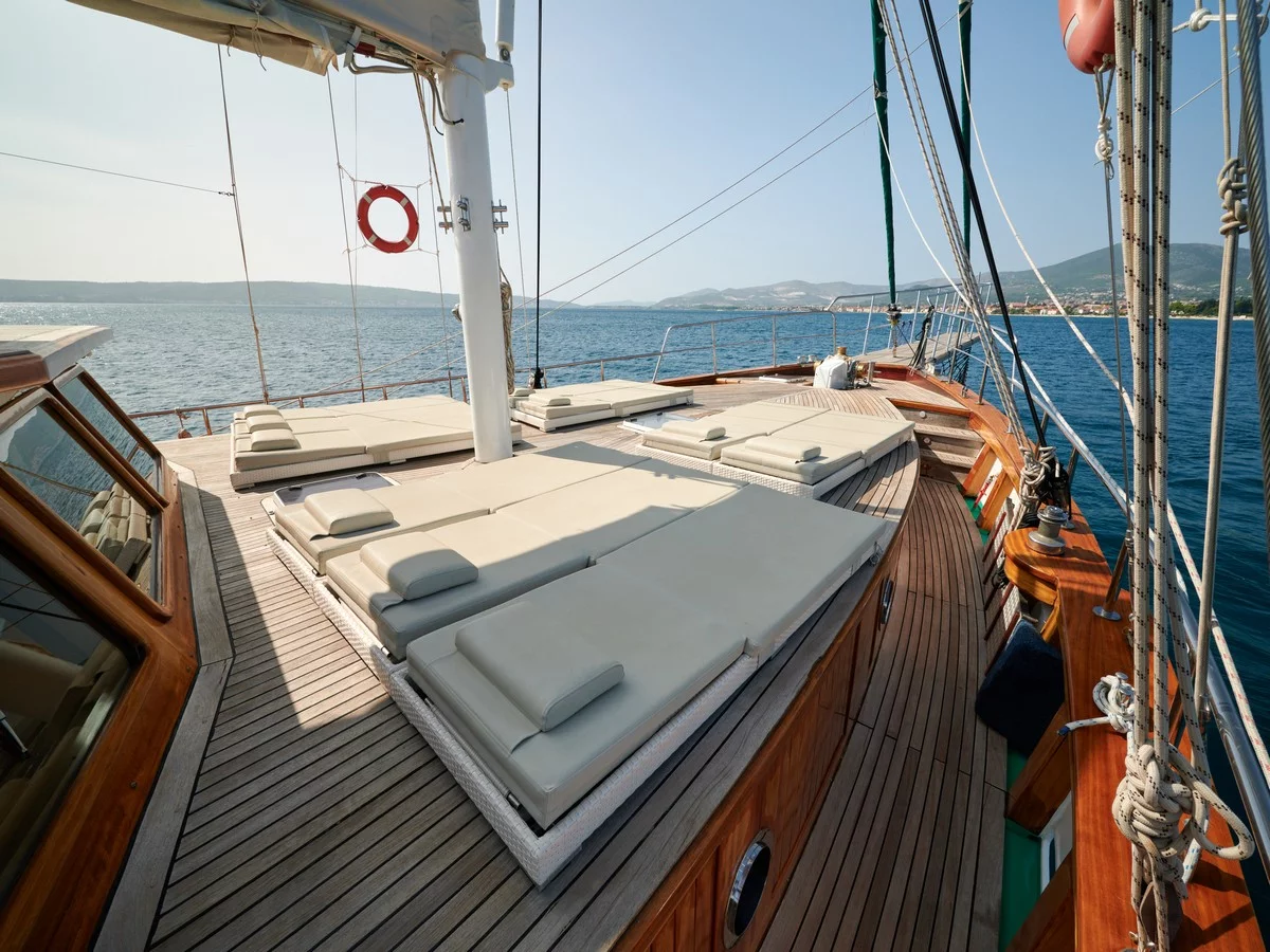 Queen of Adriatic (Queen of Adriatic)  - 9