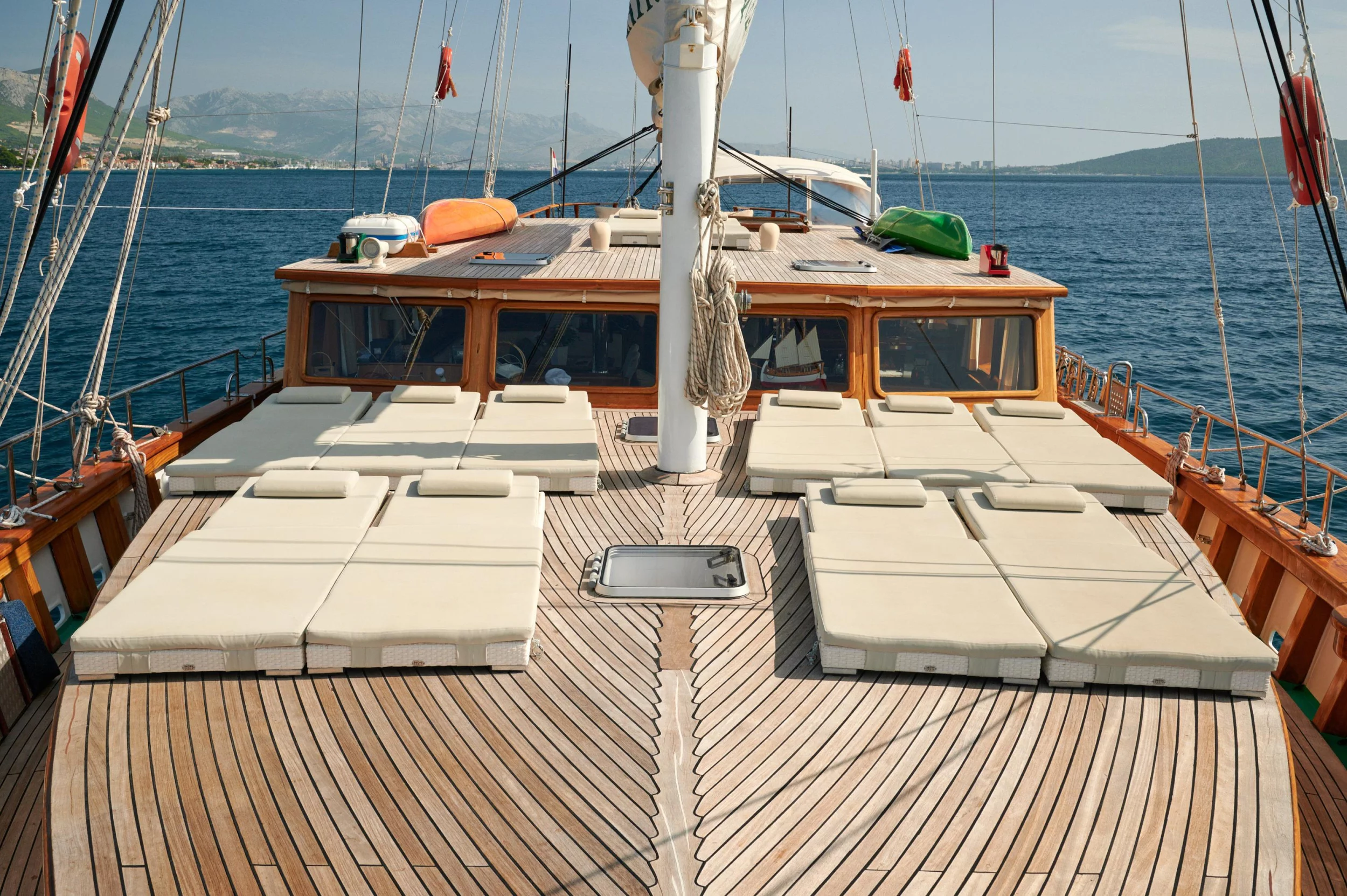 Queen of Adriatic (Queen of Adriatic)  - 25