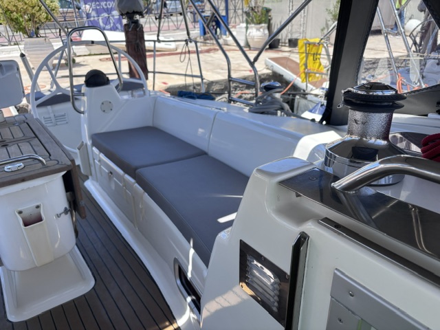 Bavaria 42 Cruiser — photo 8