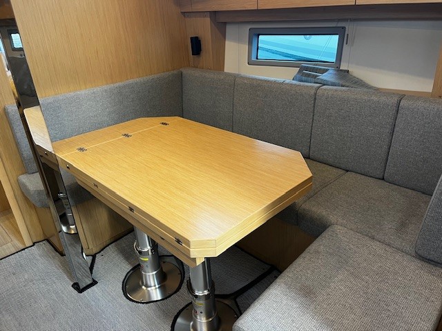 Bavaria C38 — photo 4