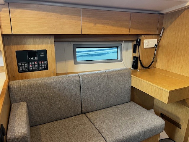 Bavaria C38 — photo 7