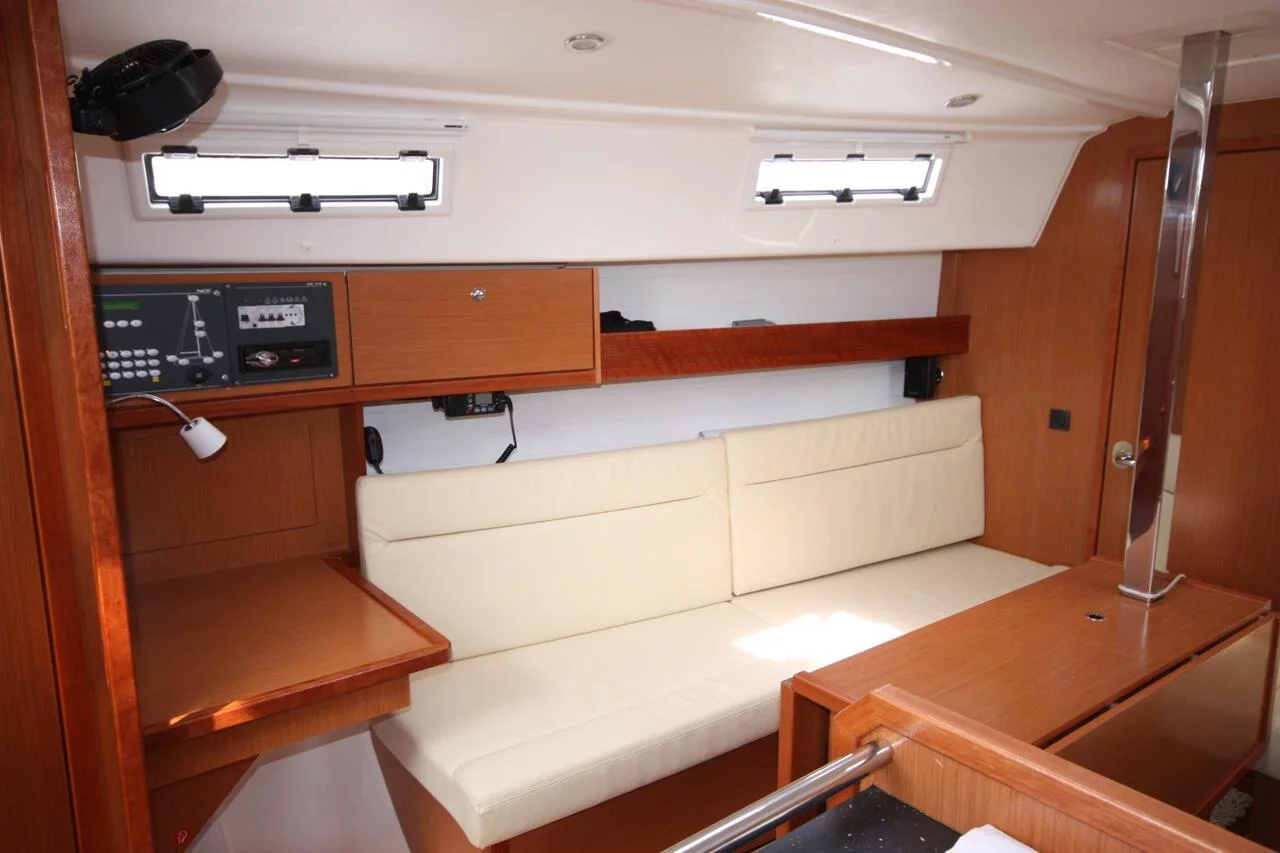 Bavaria Cruiser 32 (Big Kahuna)  - 9