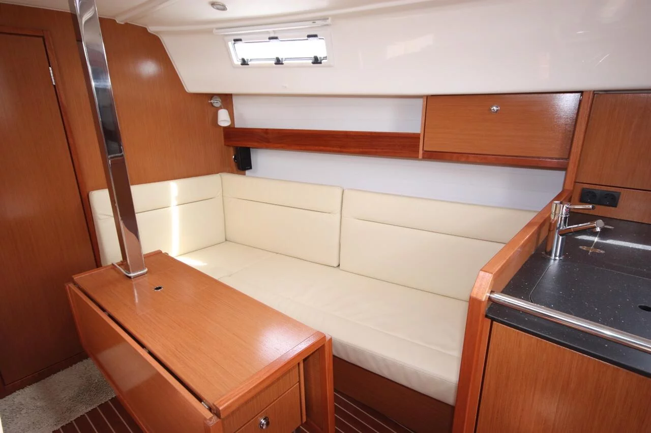 Bavaria Cruiser 32 (Big Kahuna)  - 10