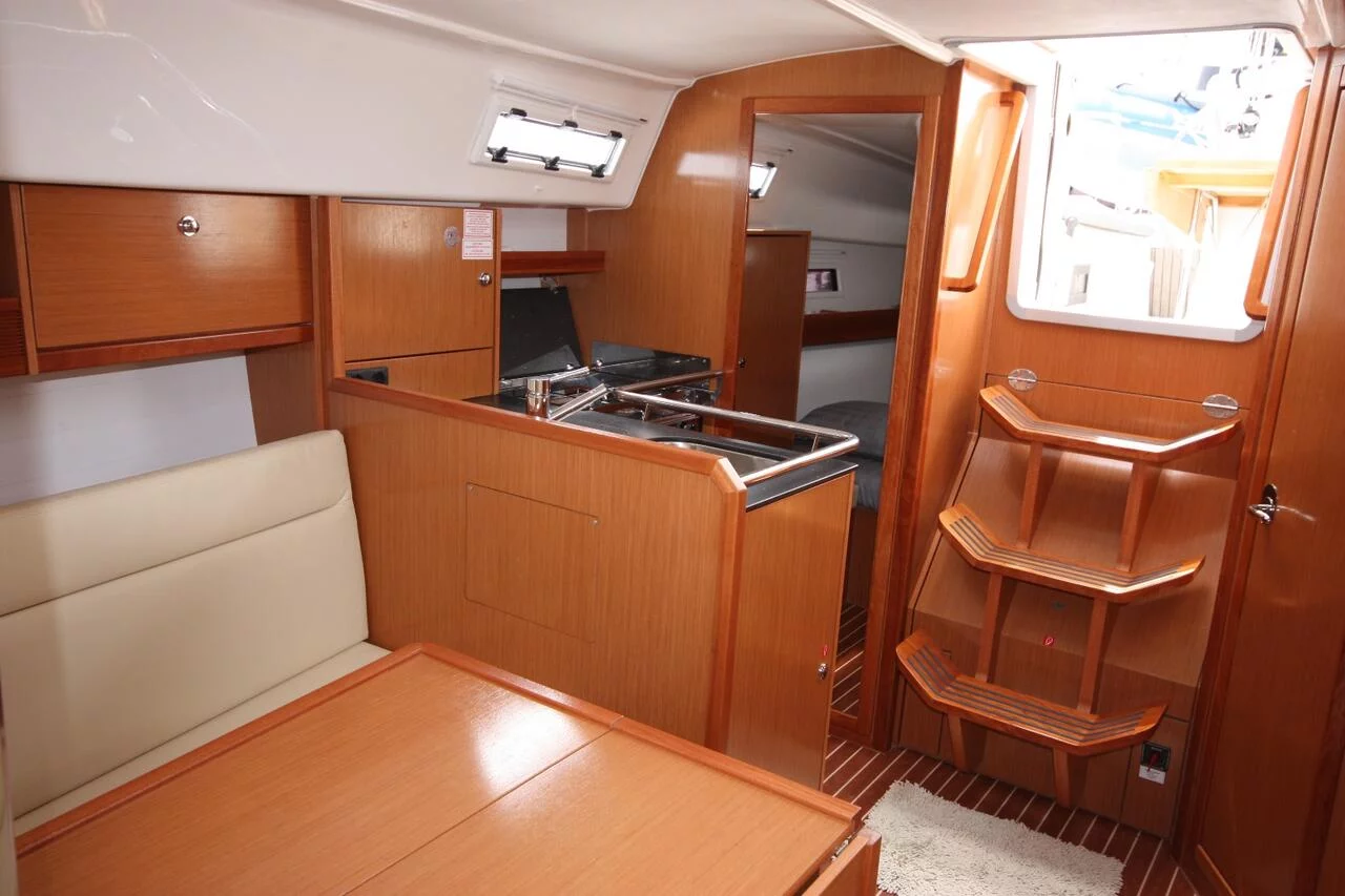 Bavaria Cruiser 32 (Big Kahuna)  - 13