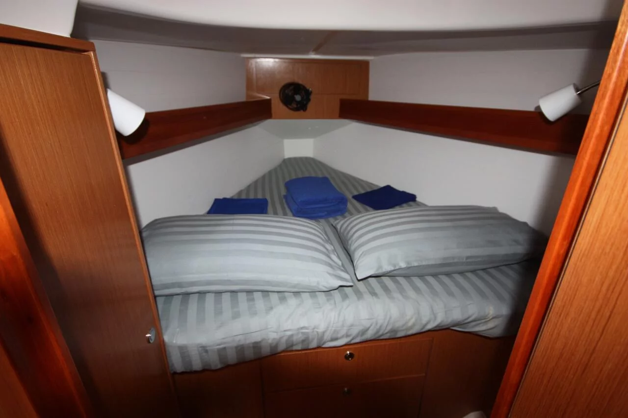 Bavaria Cruiser 32 (Big Kahuna)  - 16