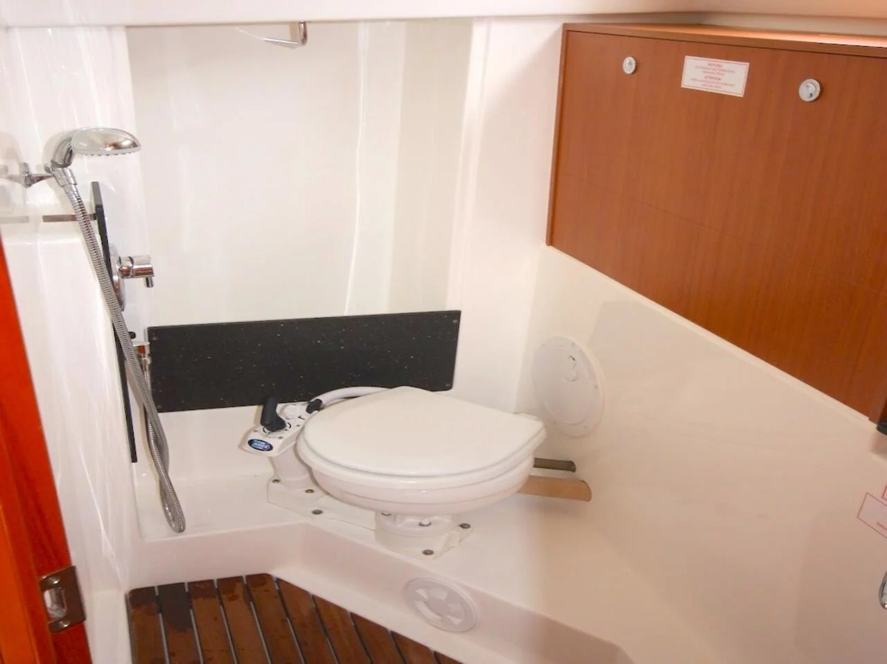 Bavaria Cruiser 32 (Big Kahuna)  - 18