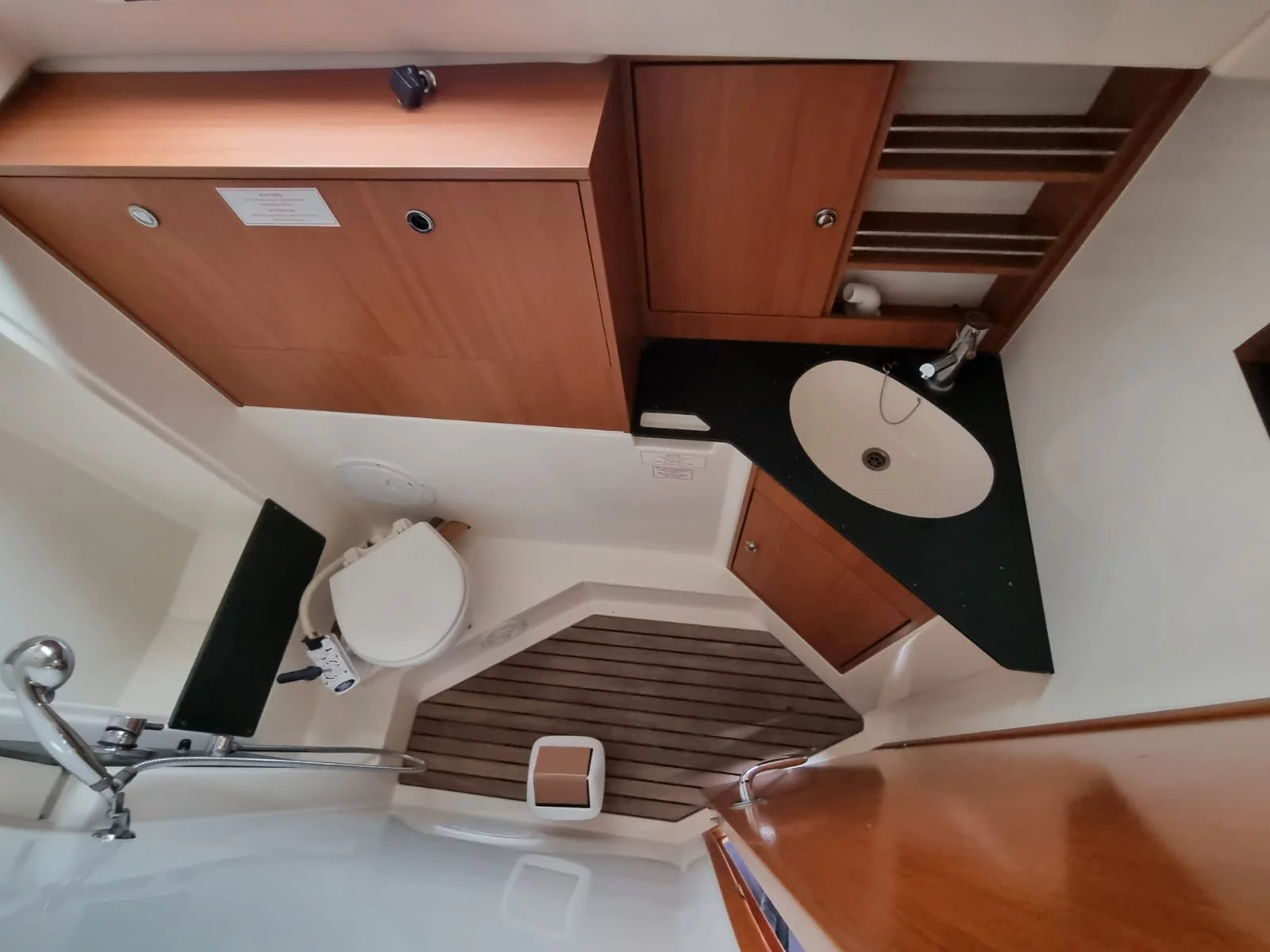 Bavaria Cruiser 32 (Big Kahuna)  - 19