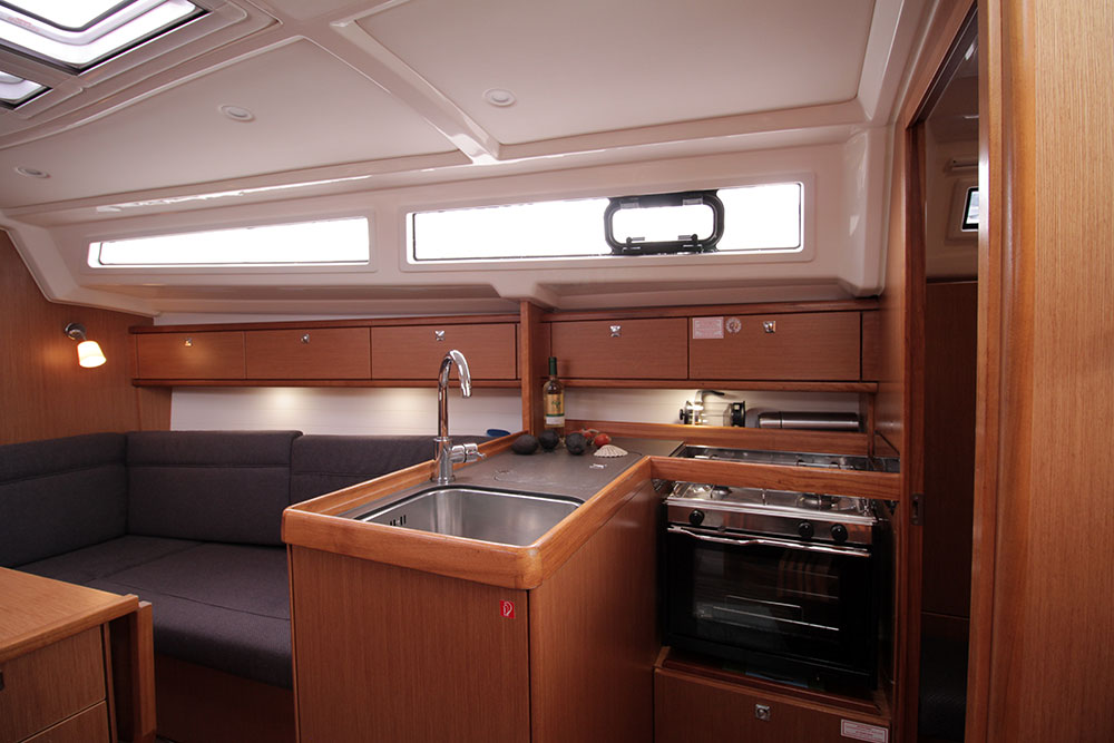 Photo #8 - Bavaria Cruiser 33 (Callisto) en El Arenal - 41148