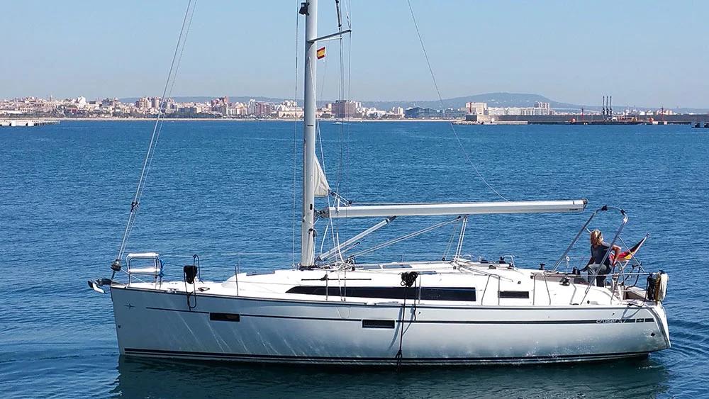 Bavaria Cruiser 37 - 3 cab. (Black Pearl)  - 2