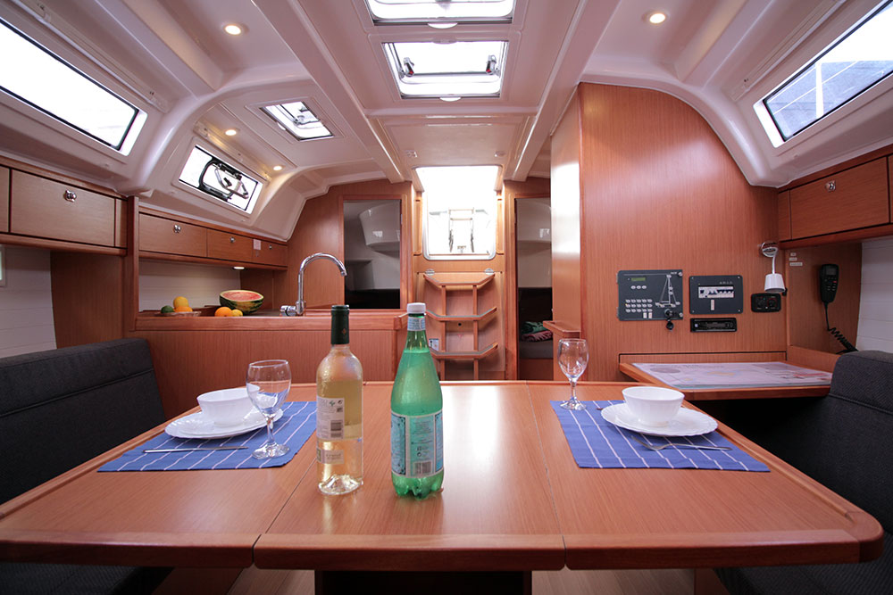 Photo #5 - Bavaria Cruiser 37 - 3 cab. (Black Pearl) in El Arenal - 41149