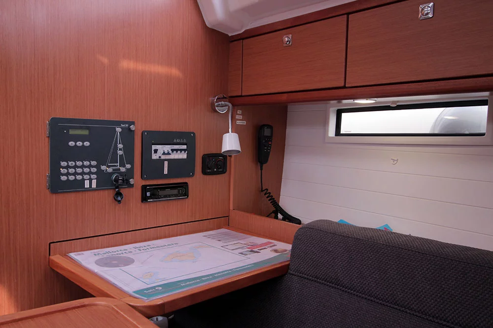 Bavaria Cruiser 37 - 3 cab. (Black Pearl)  - 7
