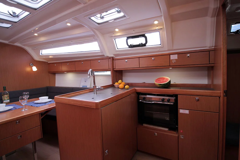 Bavaria Cruiser 37 - 3 cab. (Black Pearl)  - 8