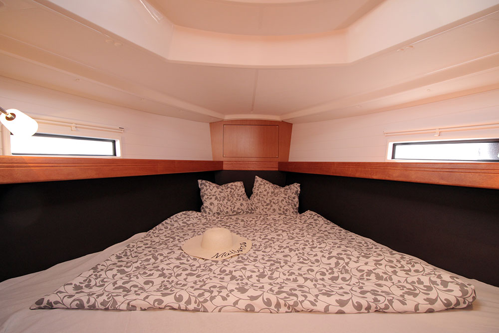 Photo #10 - Bavaria Cruiser 37 - 3 cab. (Black Pearl) in El Arenal - 41149