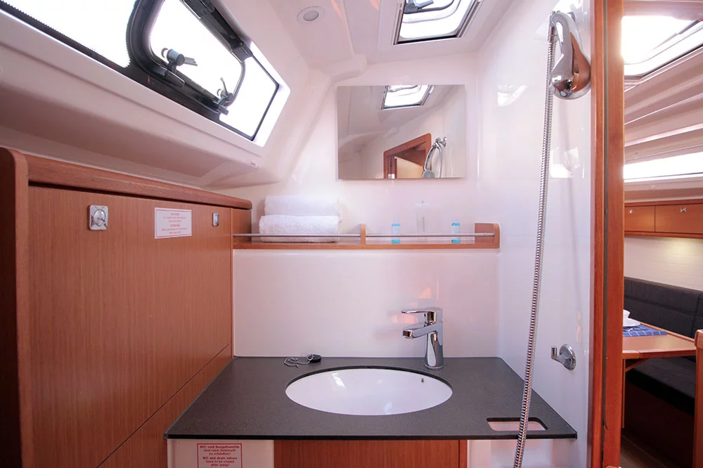 Bavaria Cruiser 37 - 3 cab. (Black Pearl)  - 11