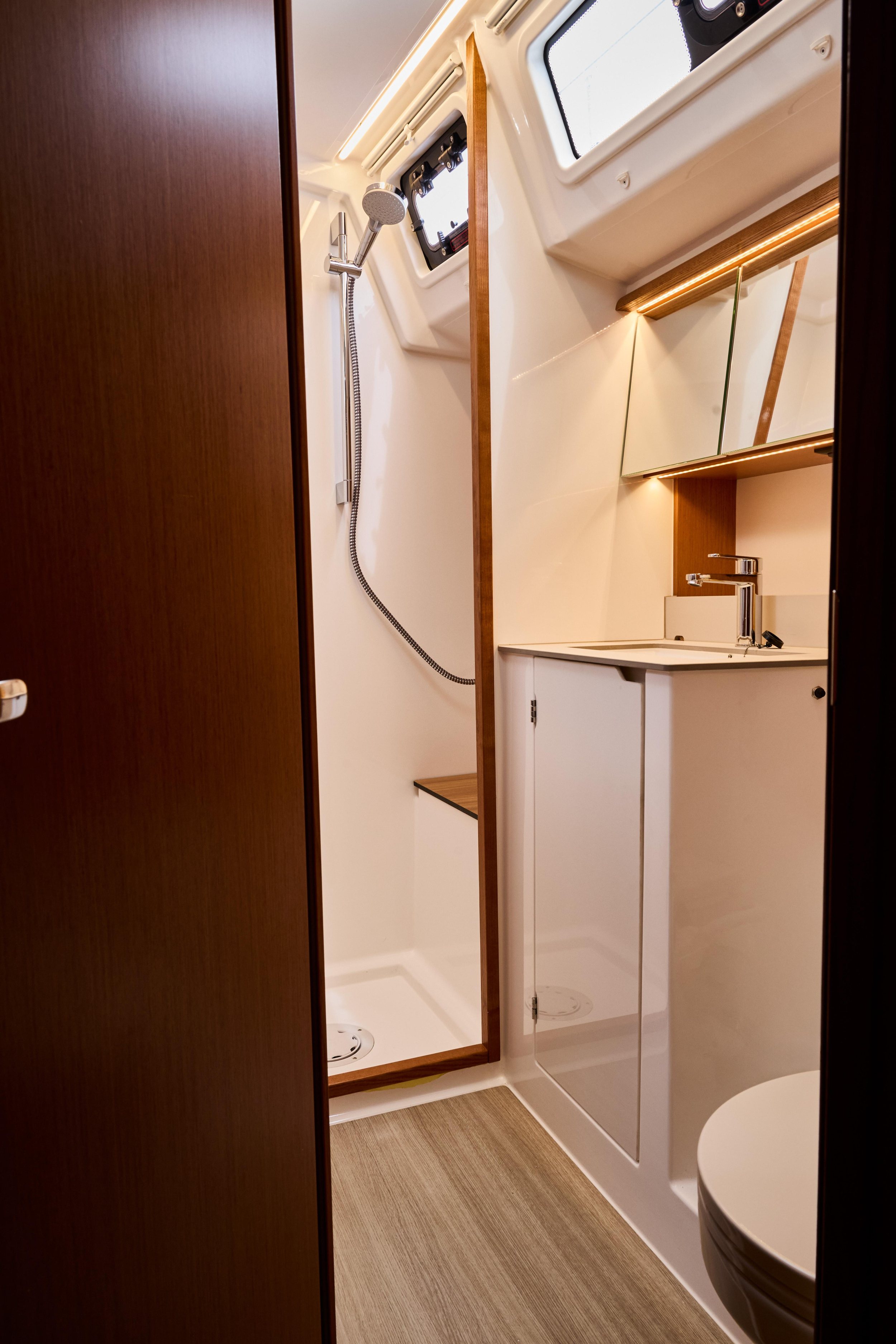 Photo #16 - Bavaria C46 - 4 cab. (Smaragda) in Athen - 41175
