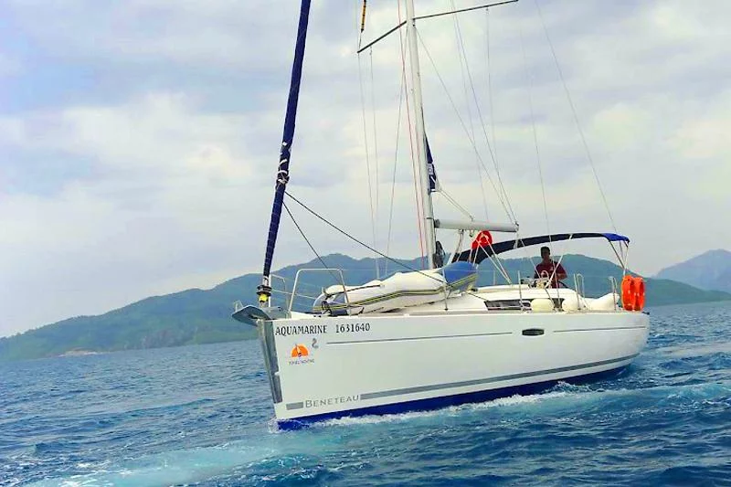 Oceanis 34 (Aquamarine)  - 2