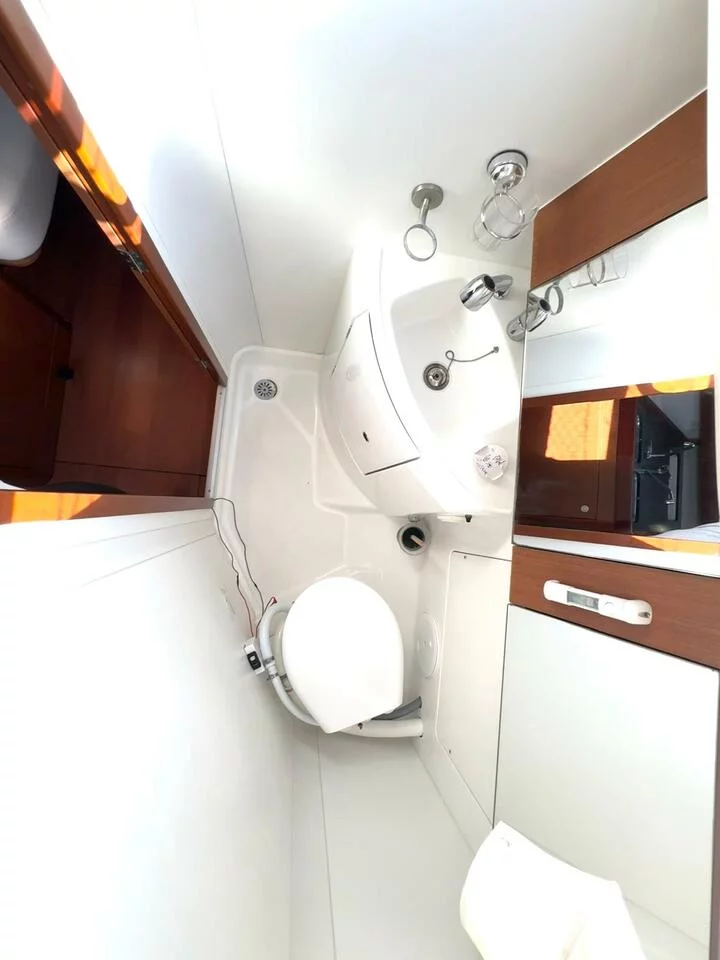 Oceanis 34 (Finia)  - 16