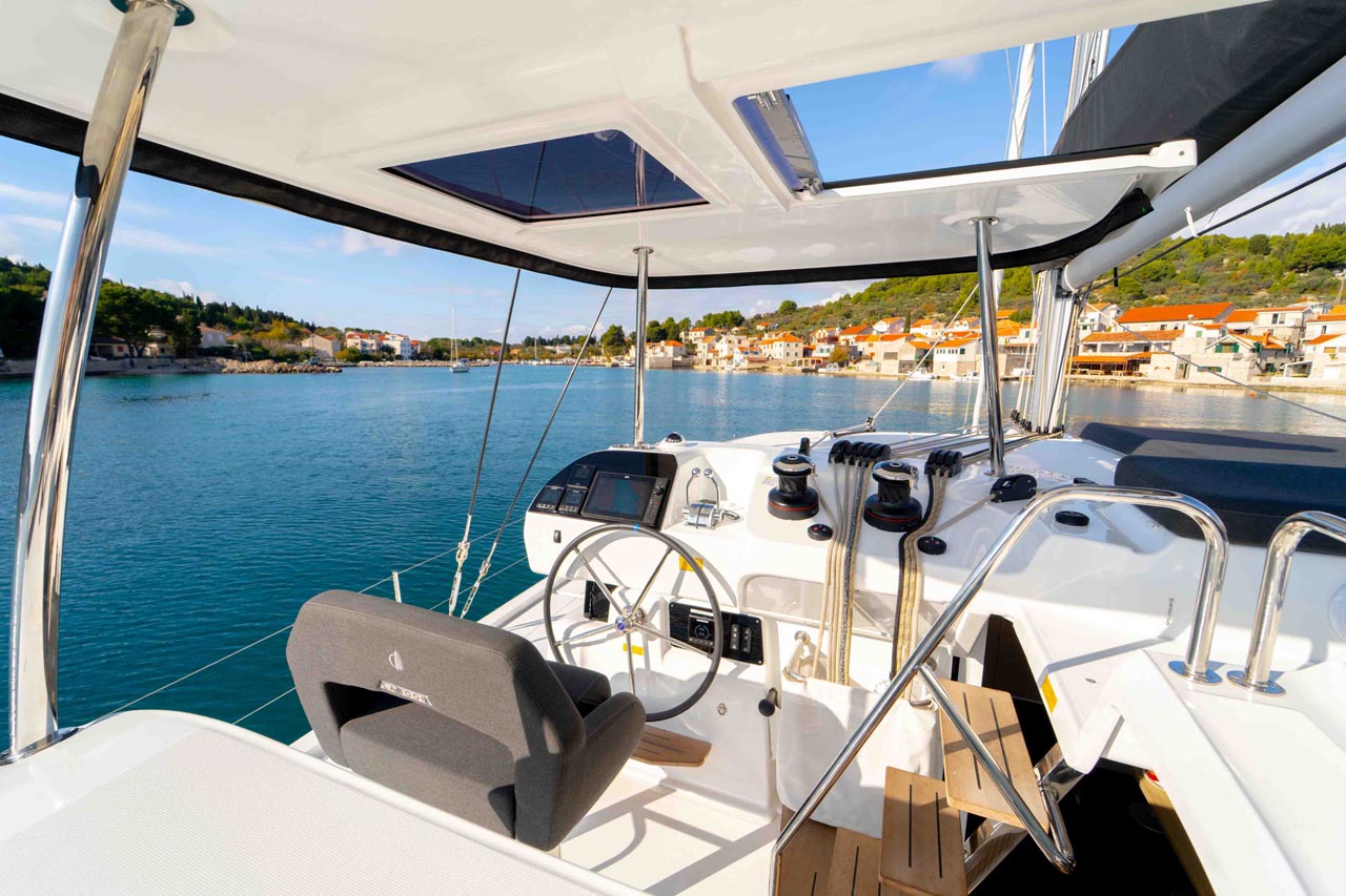 Lagoon 43 - 4 + 2 cab. — photo 17