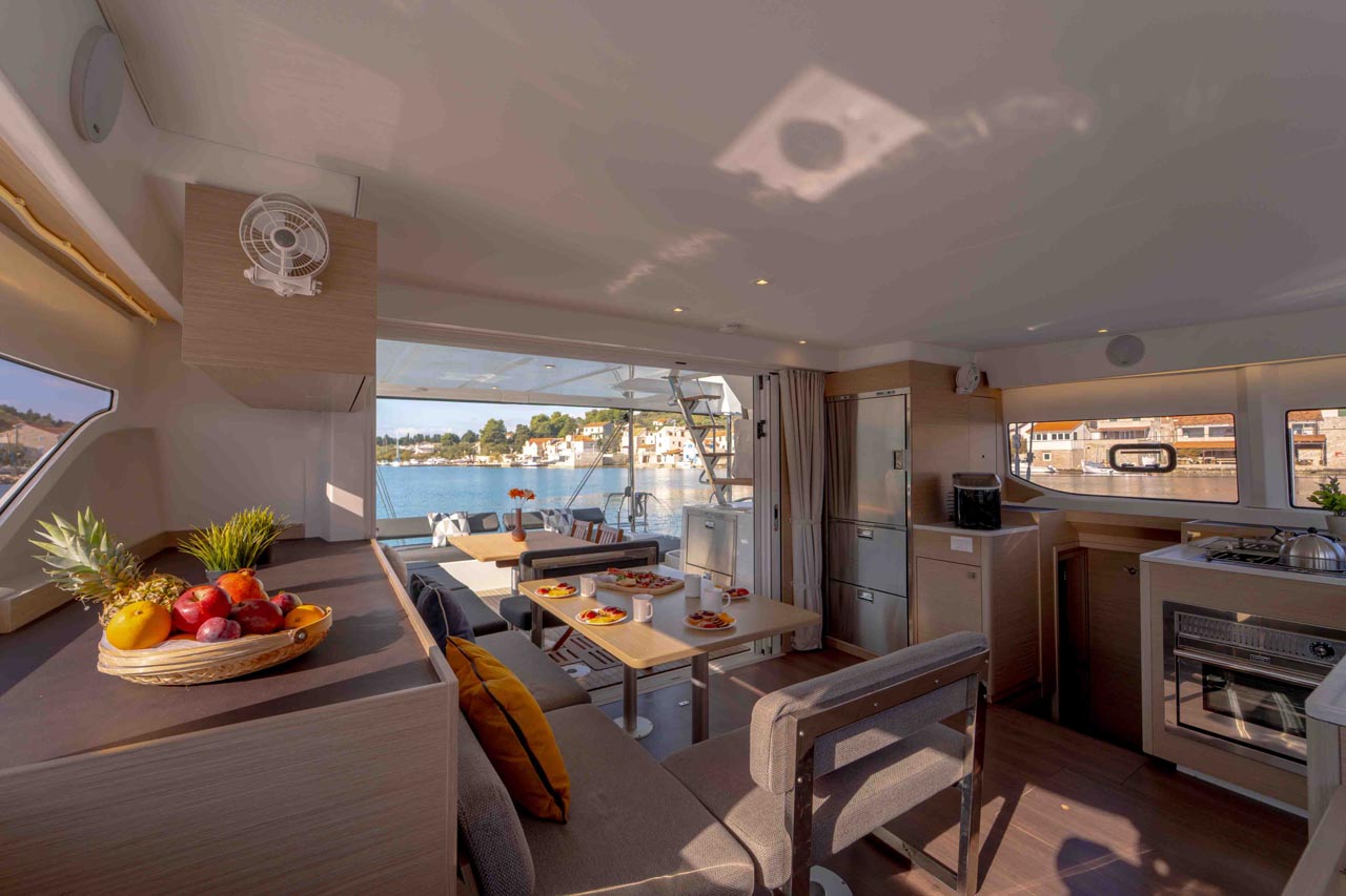 Lagoon 43 - 4 + 2 cab. — photo 22