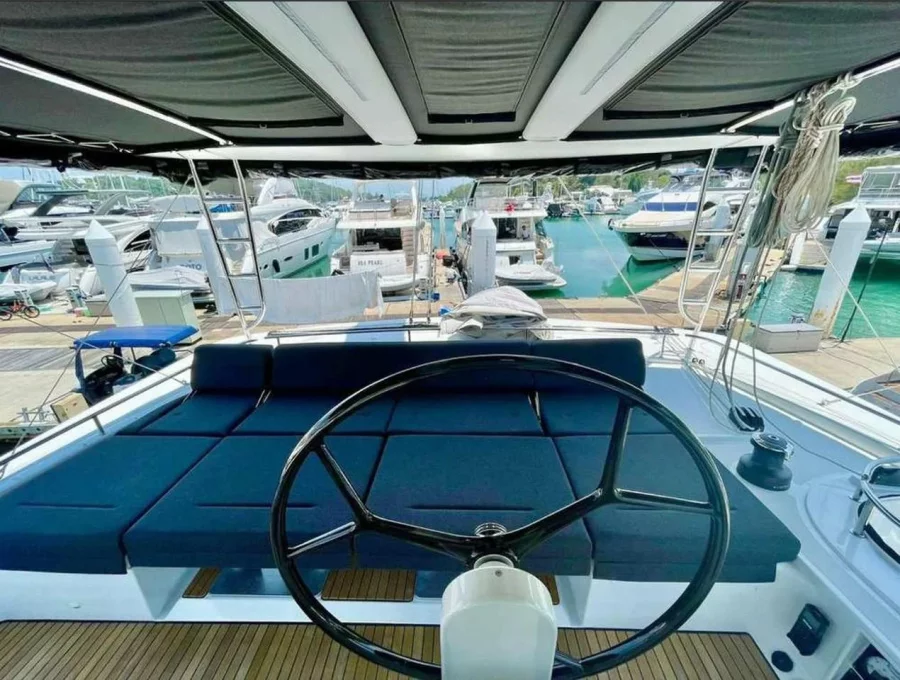 Lagoon 52 F - 4 + 2 cab. (Sealion)  - 7