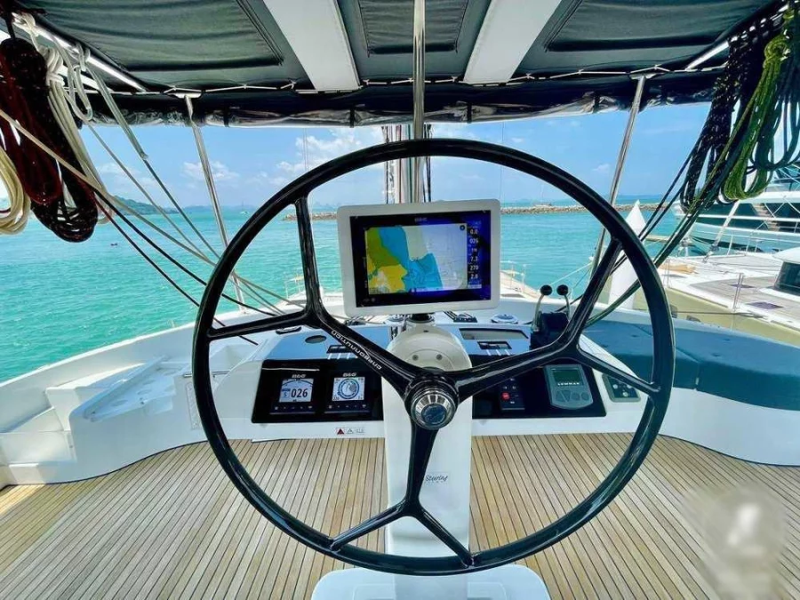 Lagoon 52 F - 4 + 2 cab. (Sealion)  - 8