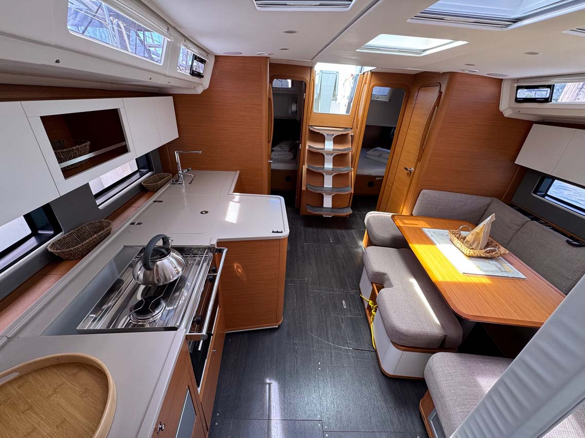 Dufour 41 - 3 cab. — photo 11
