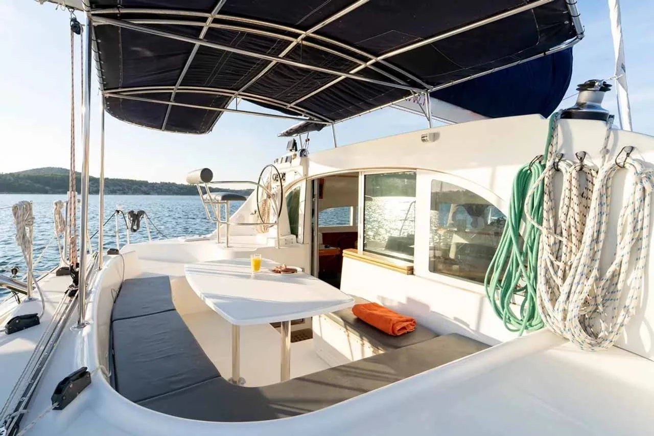 Lagoon 380 - 4 + 2 cab. (Twin Star)  - 6