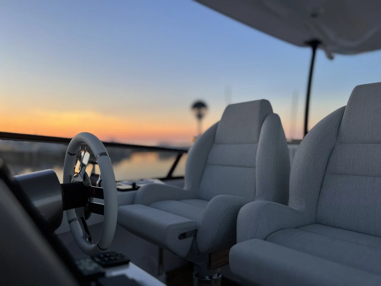Azimut Magellano 66 (Moon light)  - 16
