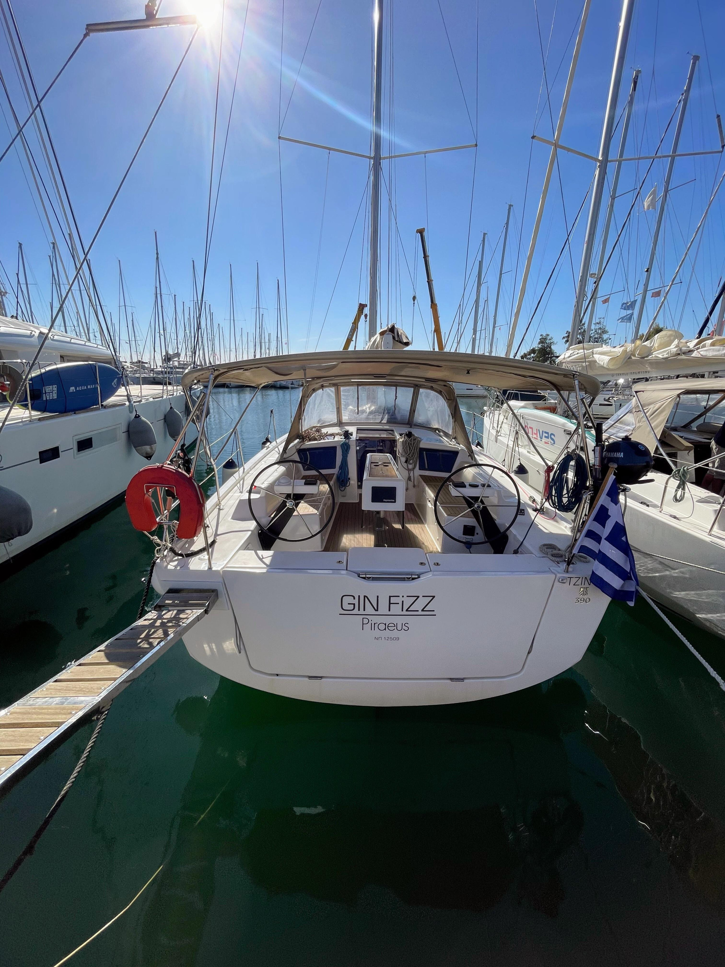 Photo #1 - Dufour 390 (Gin Fizz) in Athen - 41560