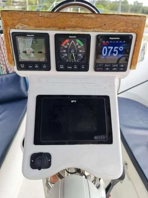 Oceanis Clipper 323 (No regrets)  - 5