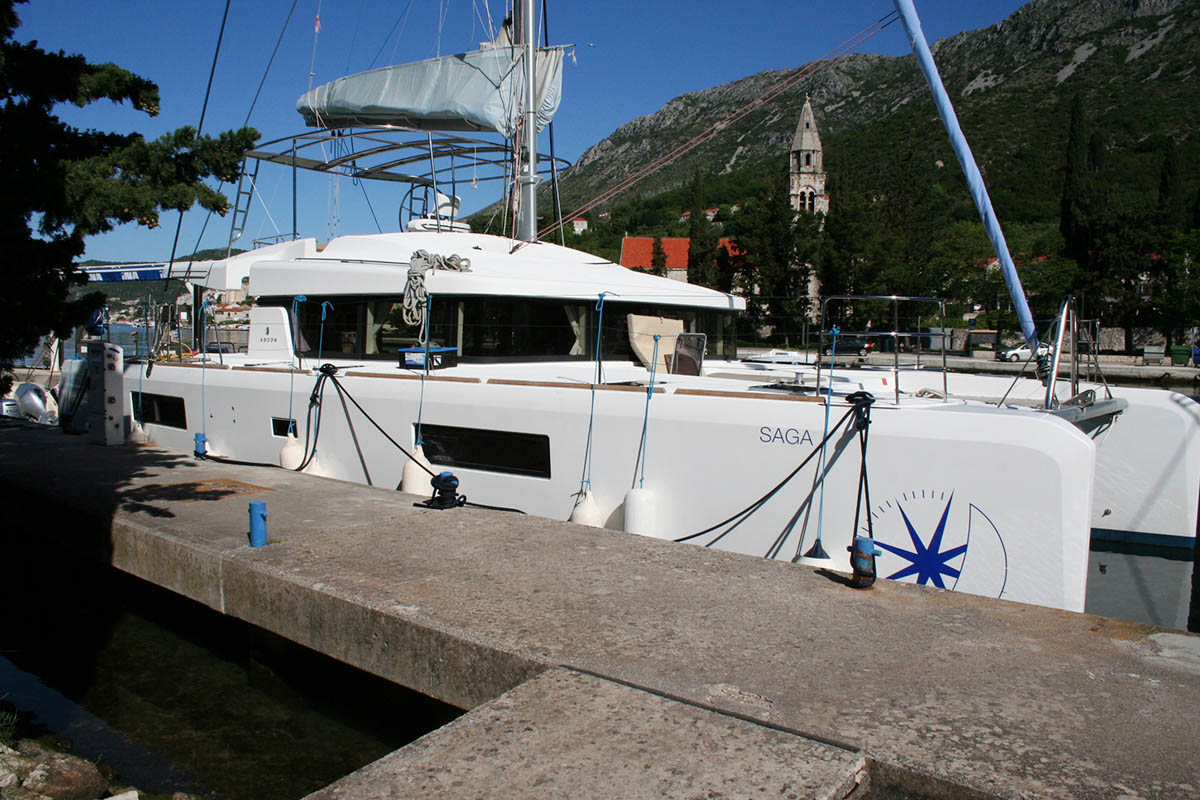 Photo #1 - Lagoon 52 F - 5 + 2 cab. (Saga) en Dubrovnik - 41612
