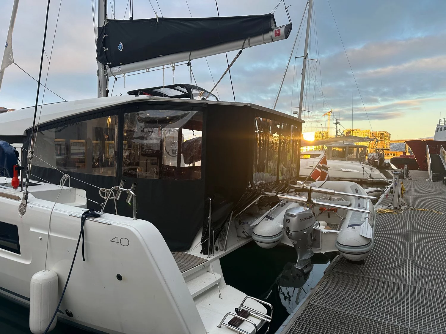 Lagoon 40 - 4 + 2 cab (Arctic Charm)  - 10