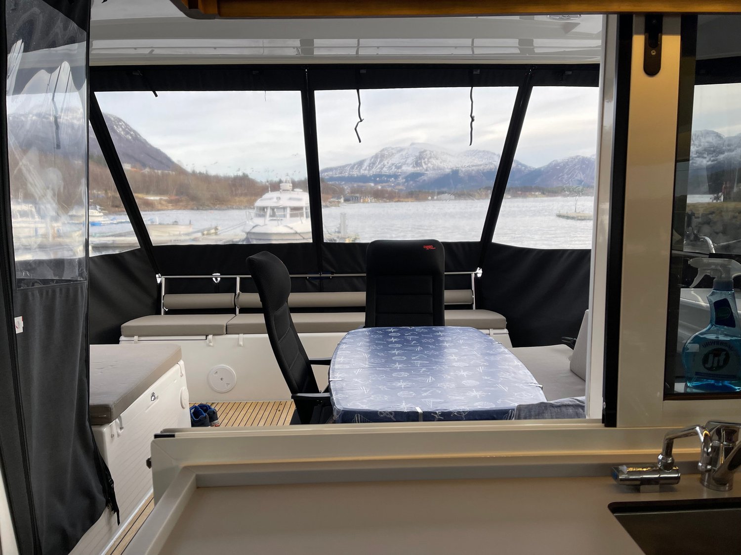 Photo #12 - Lagoon 40 - 4 + 2 cab (Arctic Charm) in Tromso - 41620