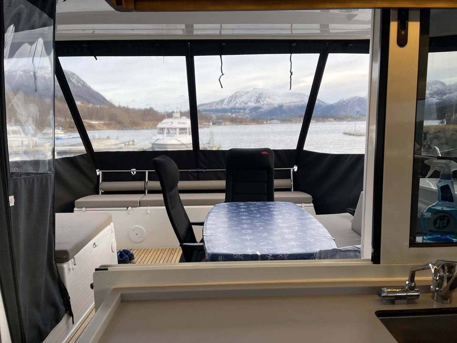 Lagoon 40 - 4 + 2 cab (Arctic Charm)  - 11
