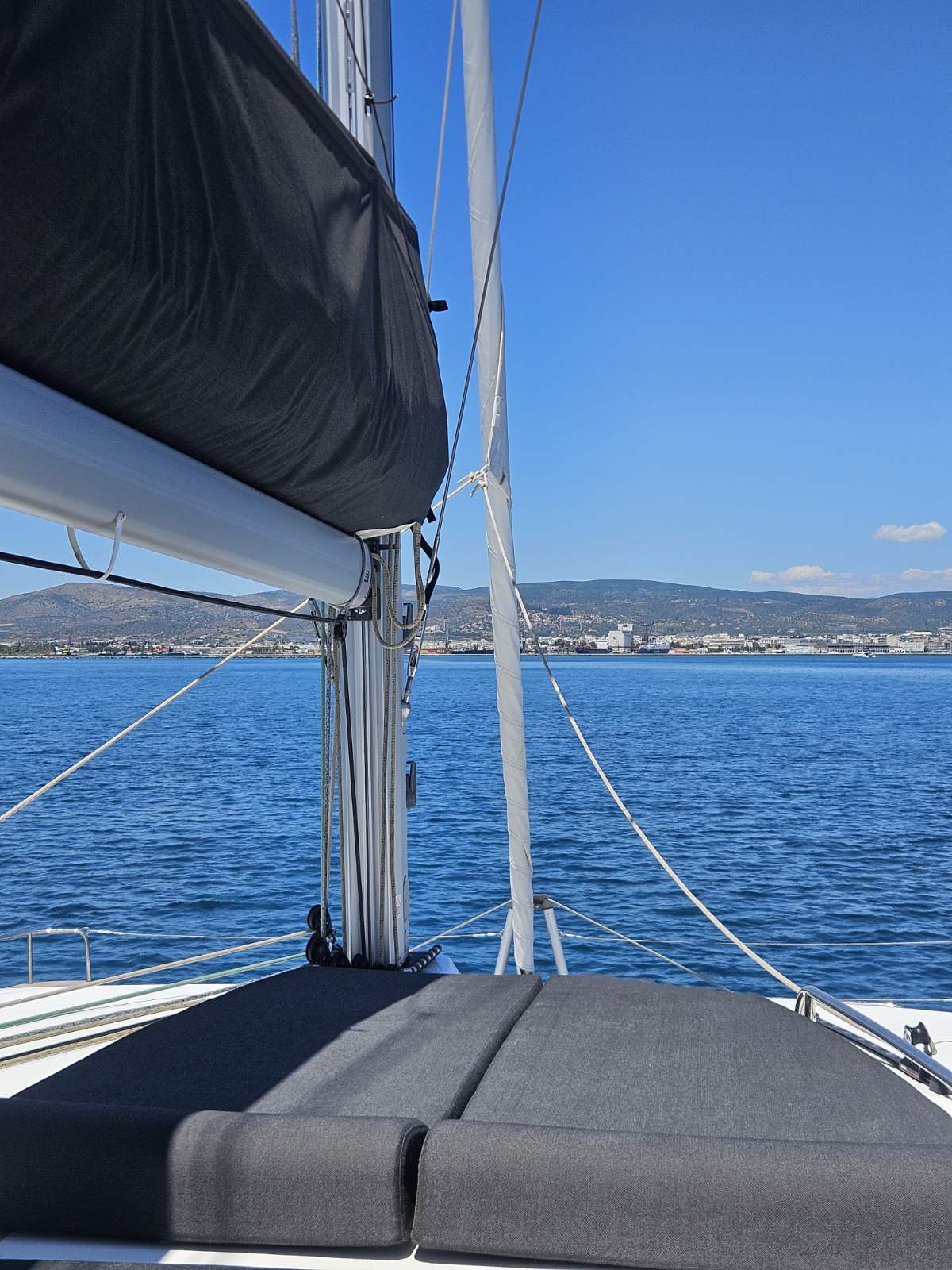 Lagoon 43 - 4 + 2 cab. — photo 4