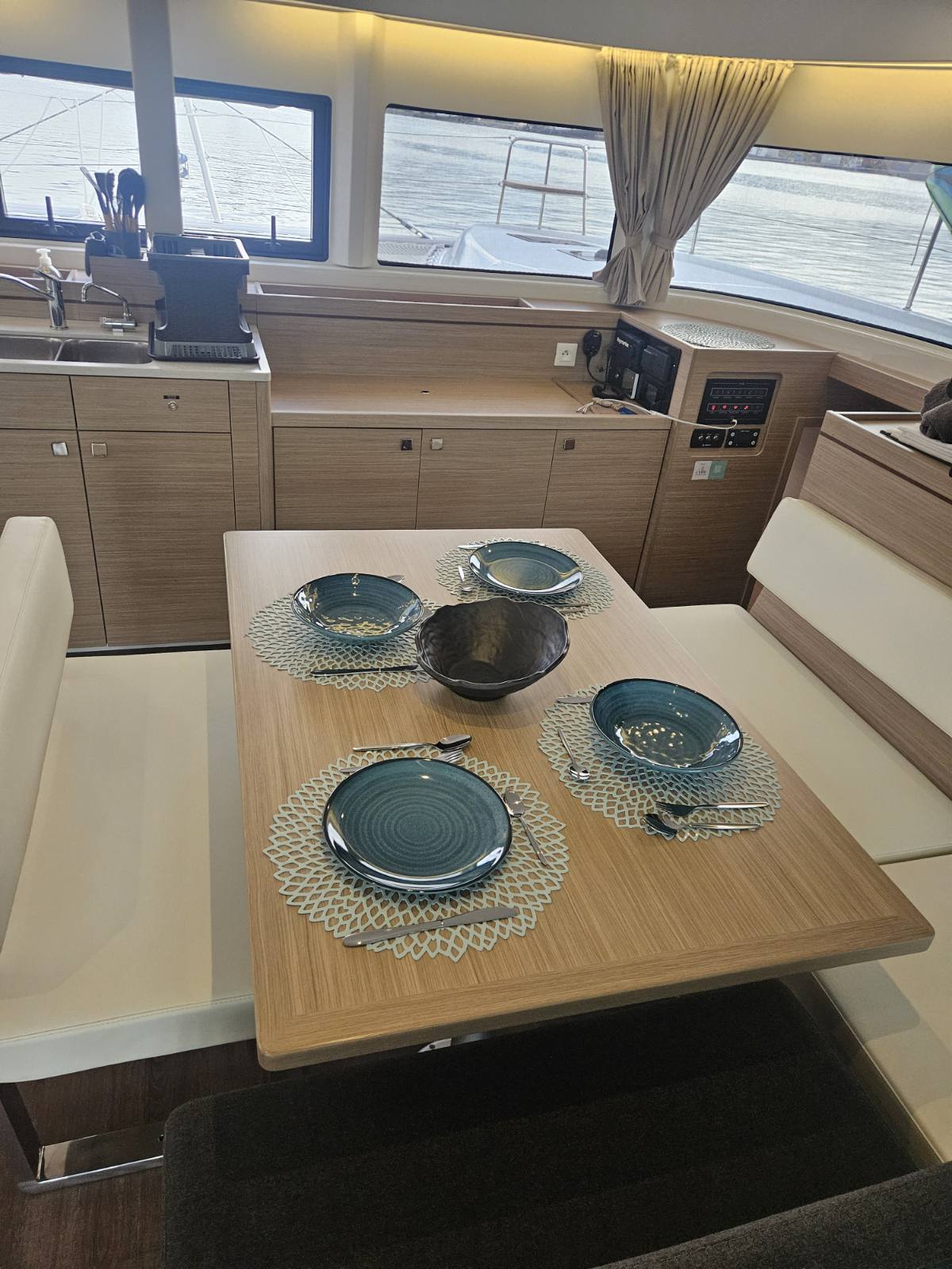 Lagoon 43 - 4 + 2 cab. — photo 25
