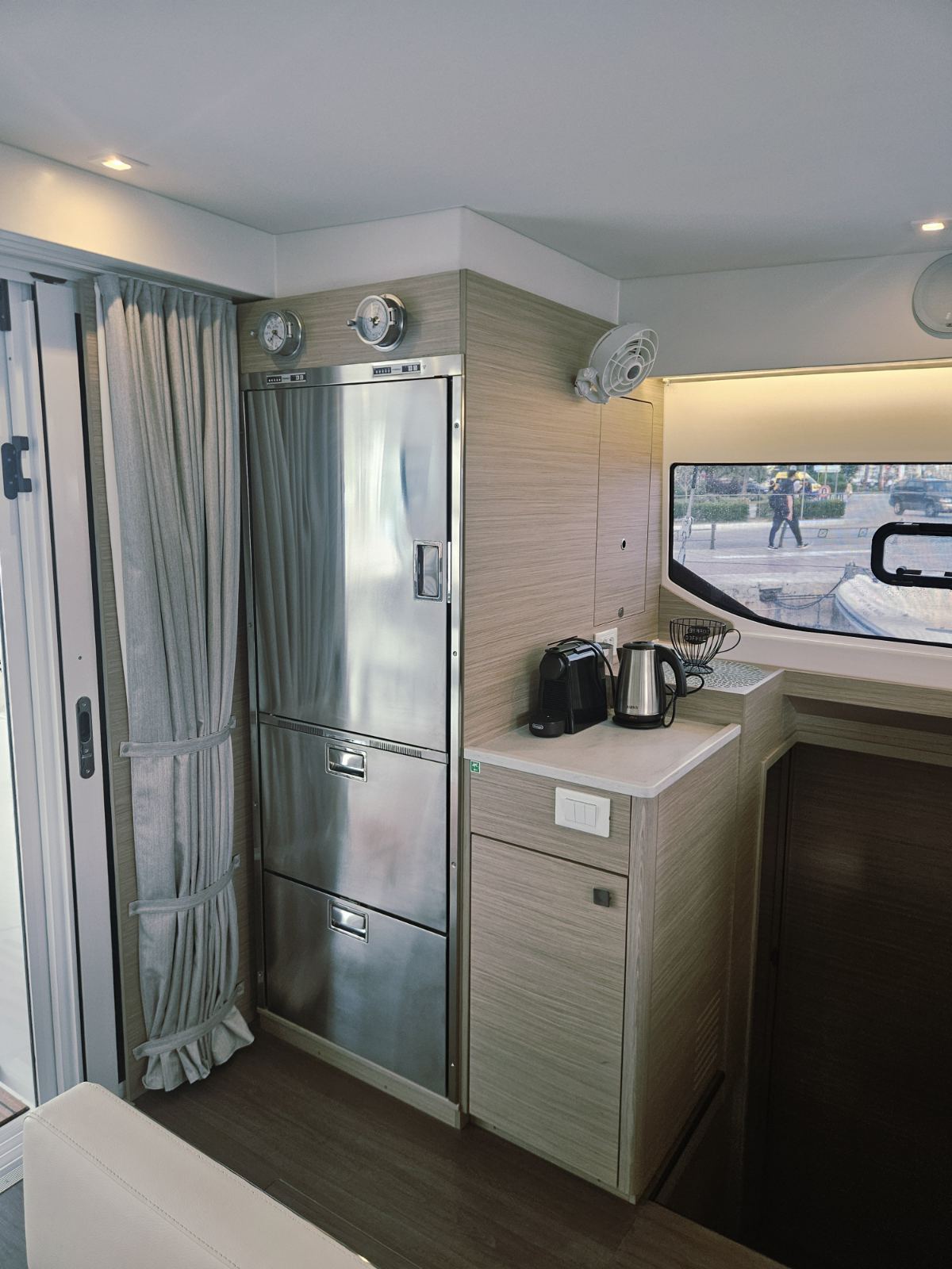 Lagoon 43 - 4 + 2 cab. — photo 28
