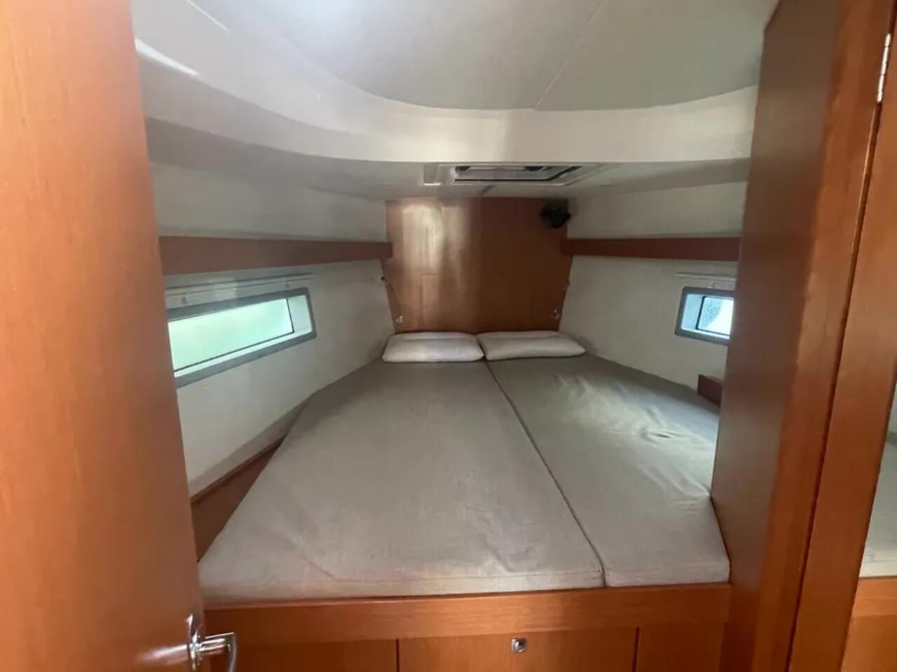 Bavaria C42 — photo 8