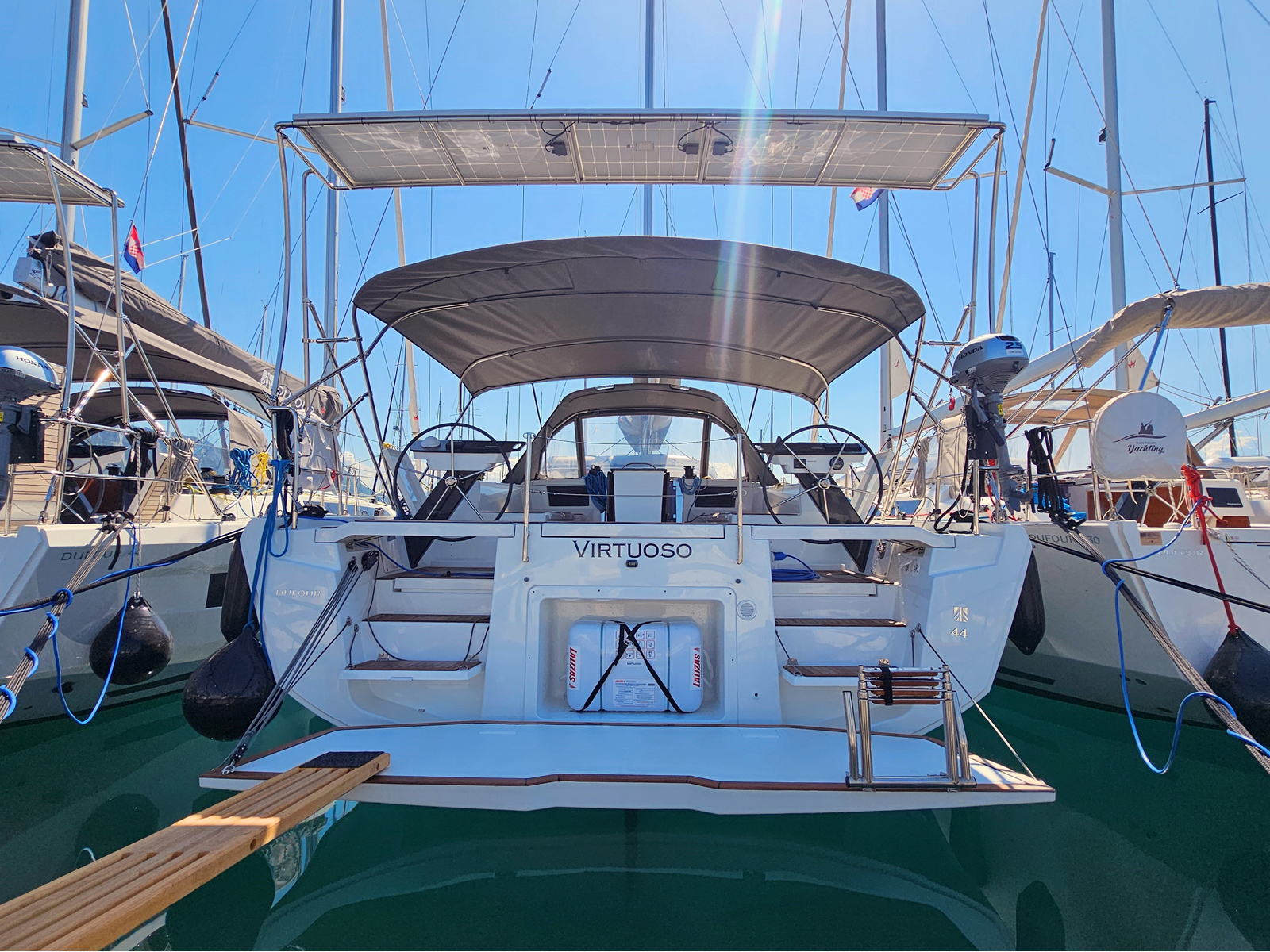 Dufour 44 - 4 cab — photo 1