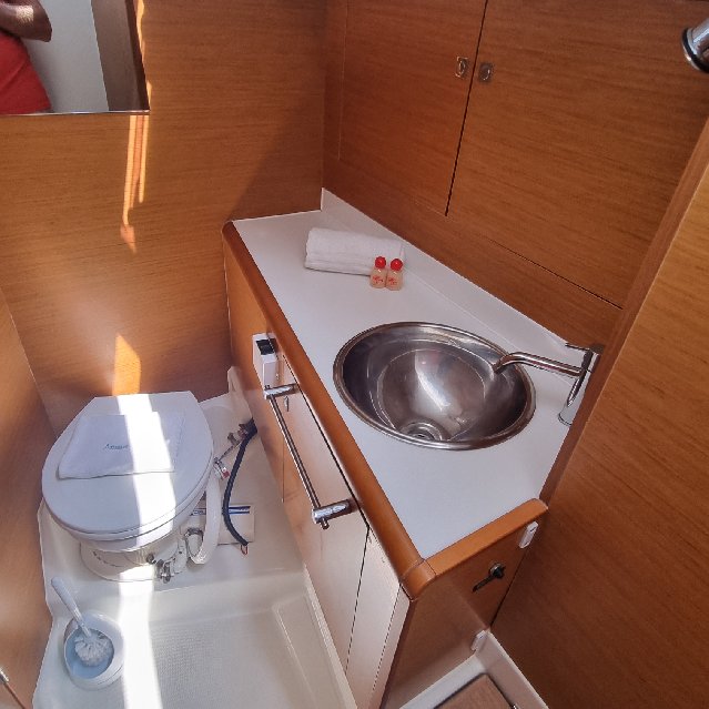 Photo #7 - Sun Odyssey 419 - 3 cab. (Mastina) en San Vincenzo - 41840