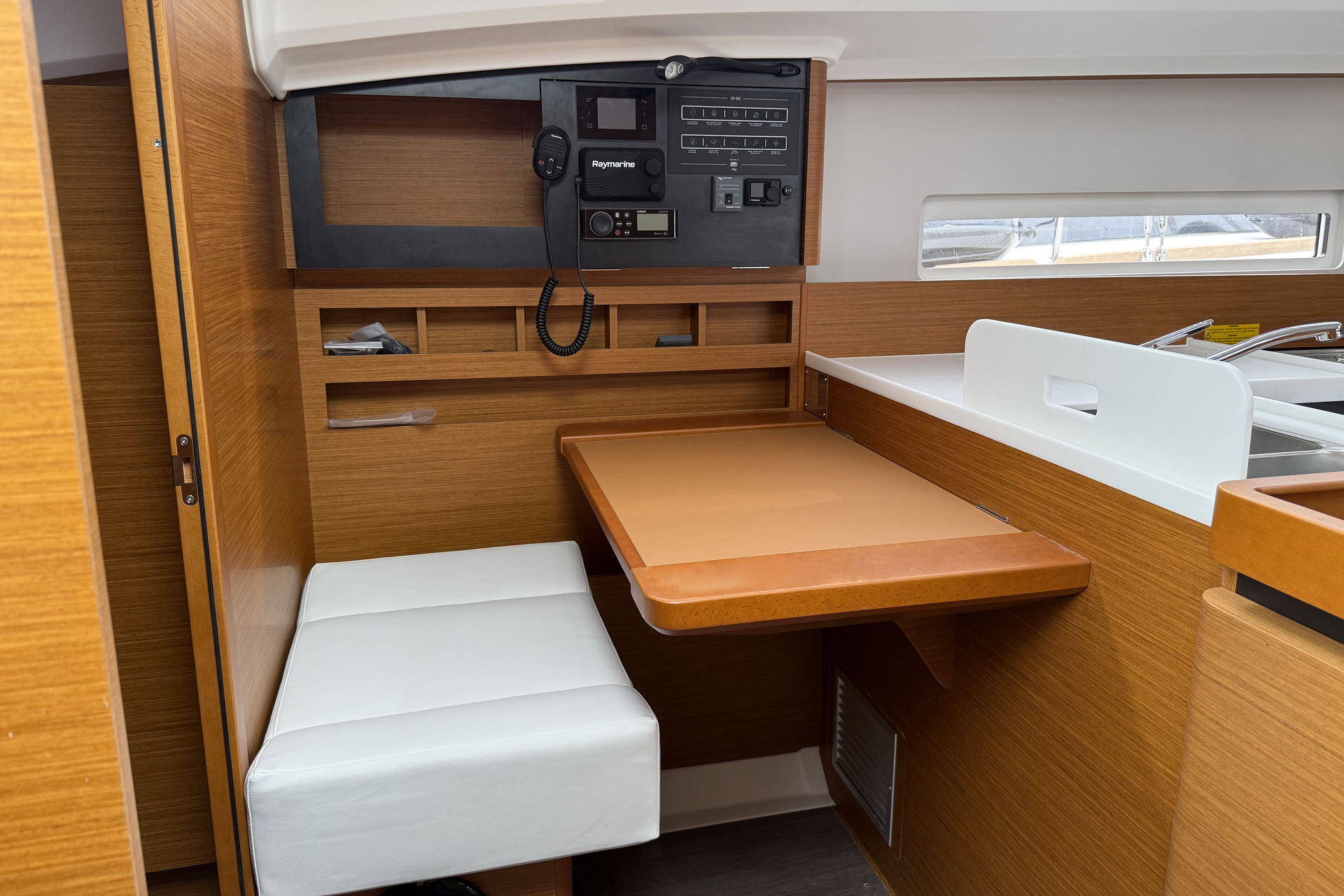 Sun Odyssey 410 - 3 cab. — photo 8