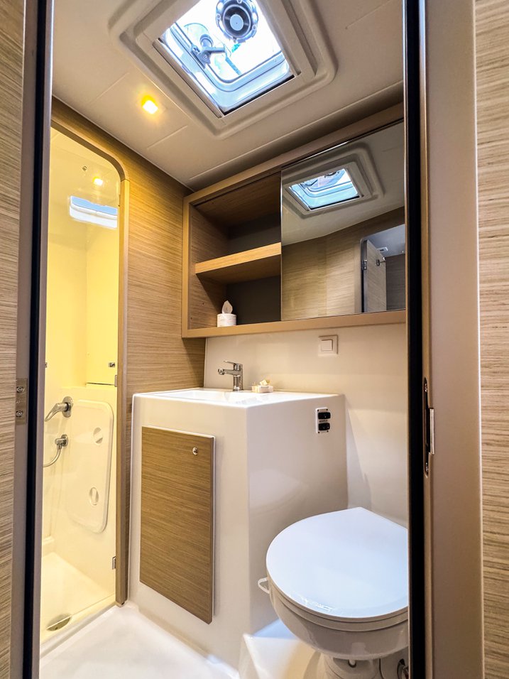 Lagoon 42 - 4 + 2 cab. — photo 32
