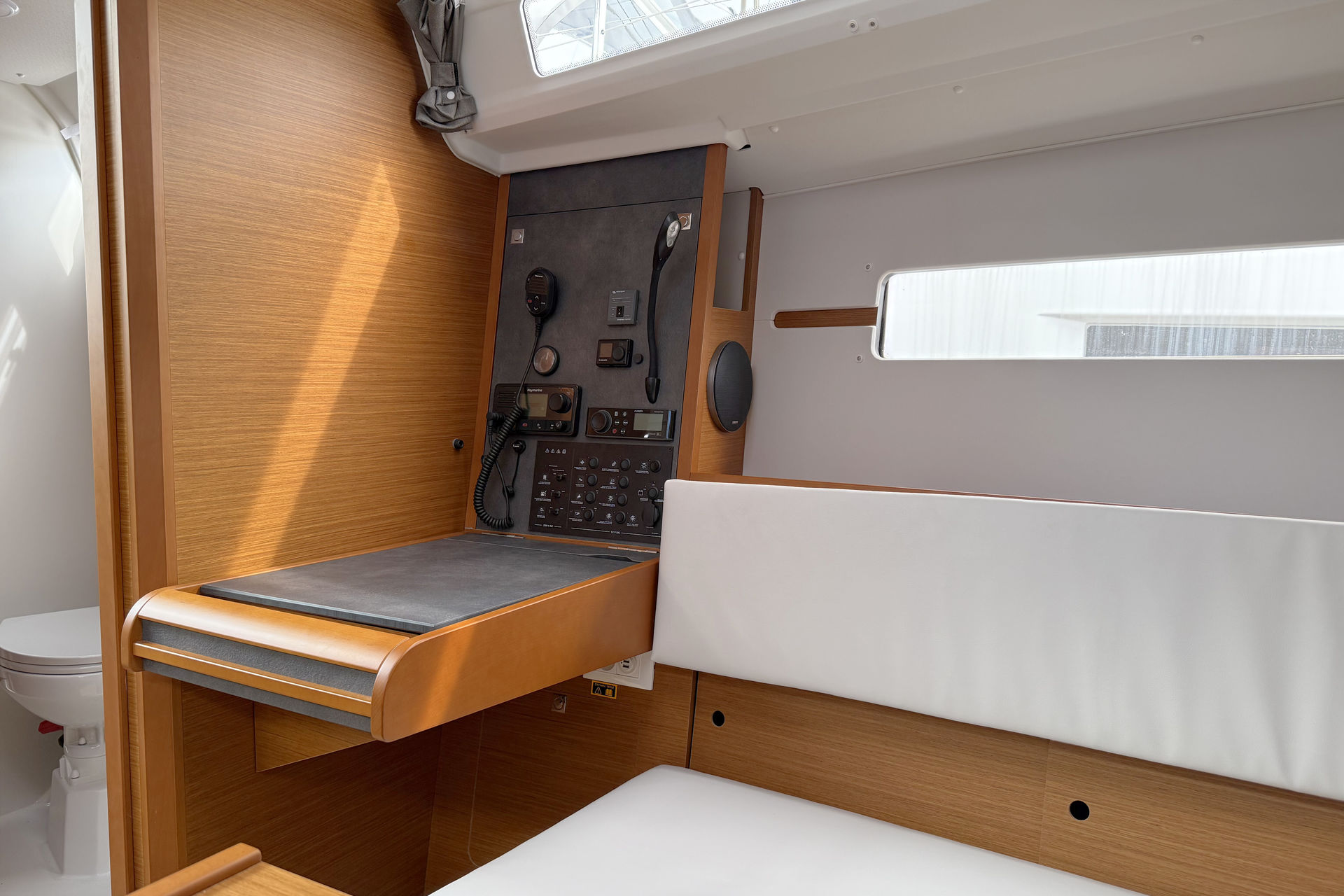 Sun Odyssey 349 - 2 cab. — photo 21