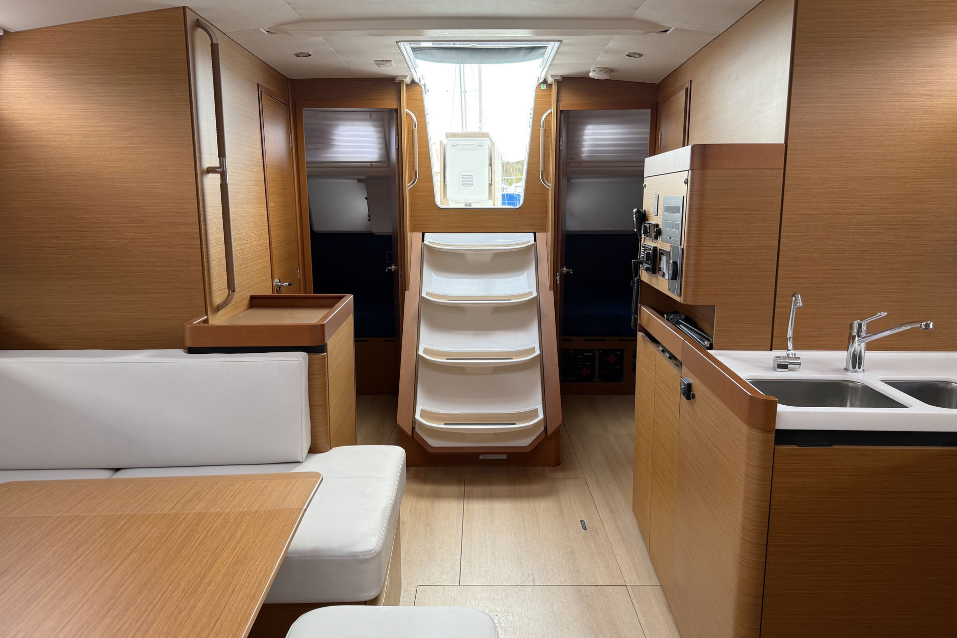 Sun Odyssey 490 - 5 + 1 cab. — photo 2