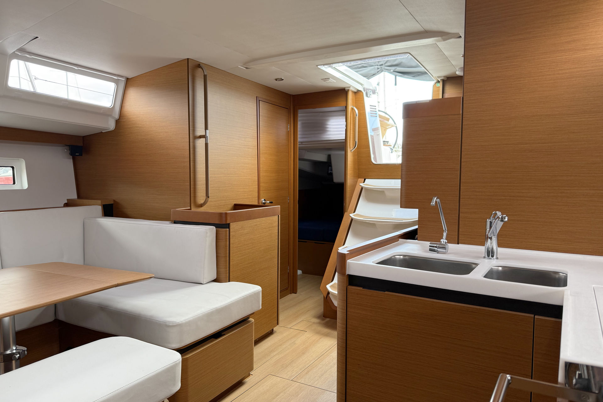 Sun Odyssey 490 - 5 + 1 cab. — photo 4