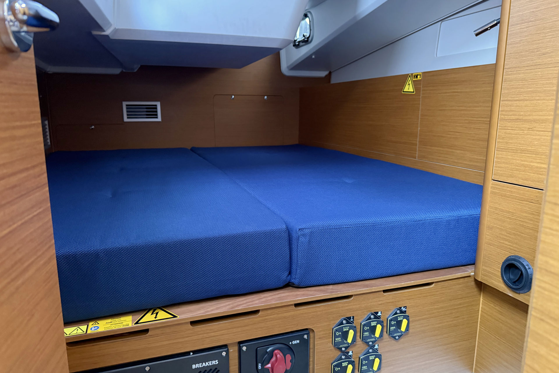 Sun Odyssey 490 - 5 + 1 cab. — photo 14