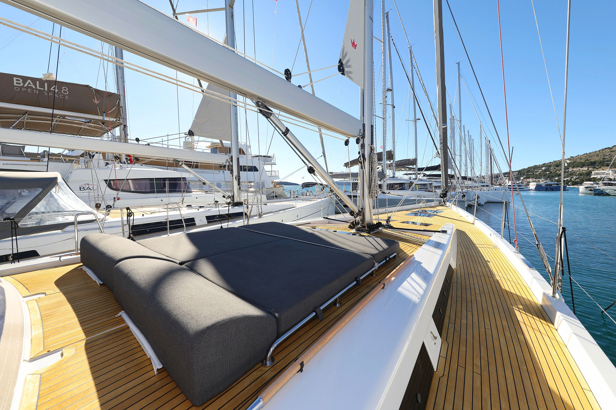 Hanse 588 - 5 + 1 cab. — photo 7