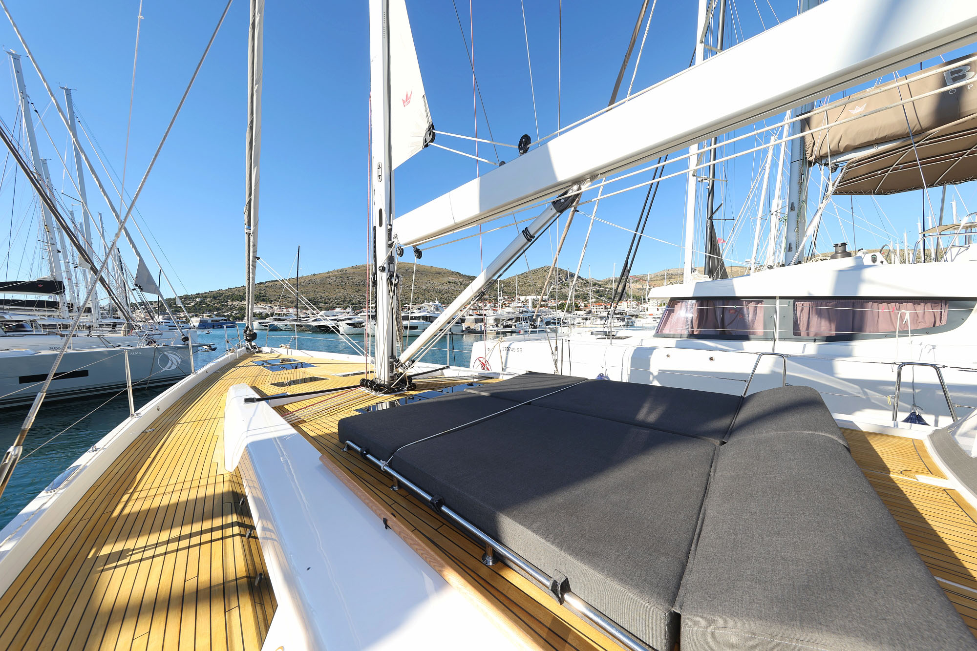 Hanse 588 - 5 + 1 cab. — photo 8