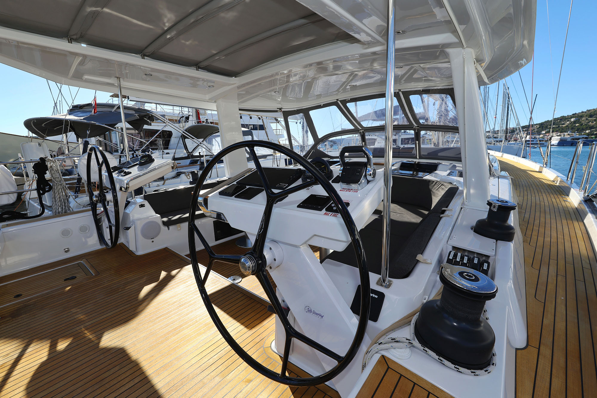 Hanse 588 - 5 + 1 cab. — photo 9